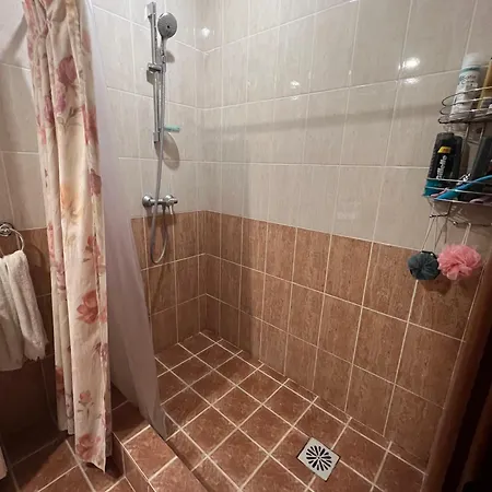 Spacious In Vodice, 3br-2ba, Free Wifi Apartment Vodice