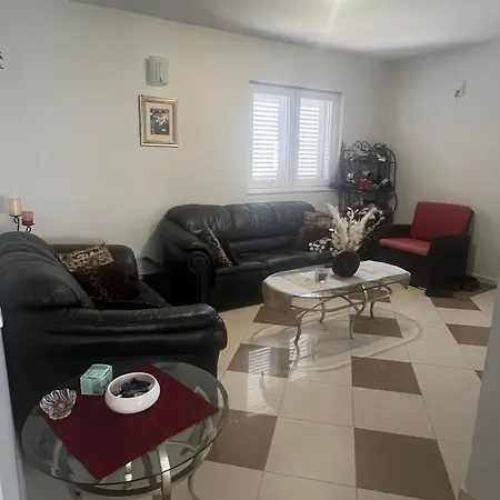 Apartment Spacious In Vodice, 3br-2ba, Free Wifi